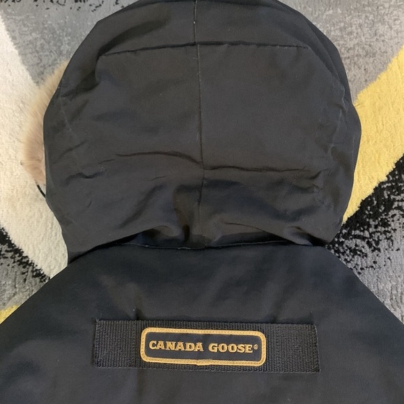 Canada goose size small - Picture 7 of 7